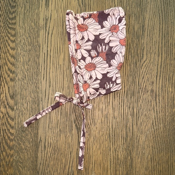 Kate Quinn Daisy Bonnet - Picture 1 of 2